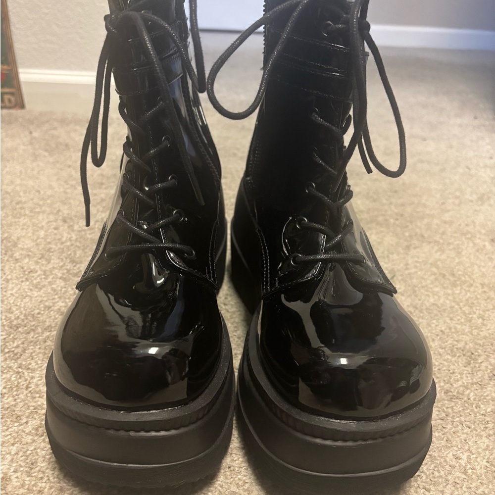 Demonia Shaker 52 Black Pstent Platform Ankle Boots. Vegan. Womens size 10 - Picture 9 of 11